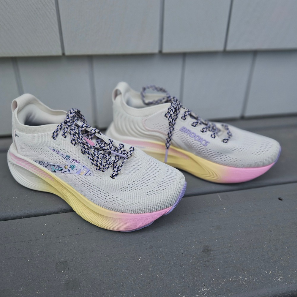 Brooks  'Healthcare Heroes' Adrenaline 25 GTS Womens Shoes 1204431B178 size 5